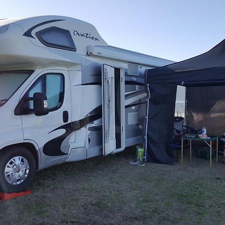 Wonky Stables Holiday Park Forrest Luaran gambar