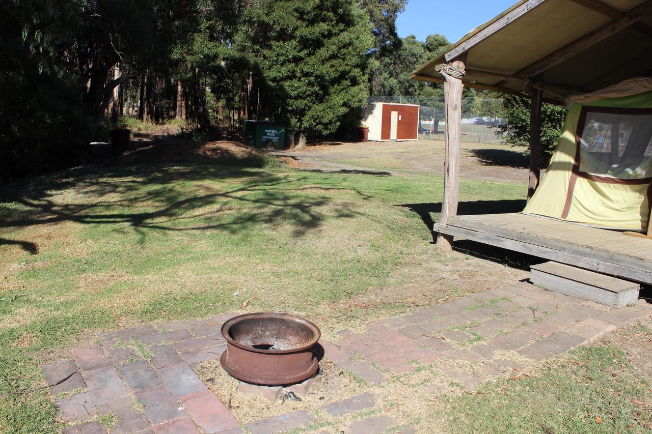 Wonky Stables Holiday Park Forrest Luaran gambar
