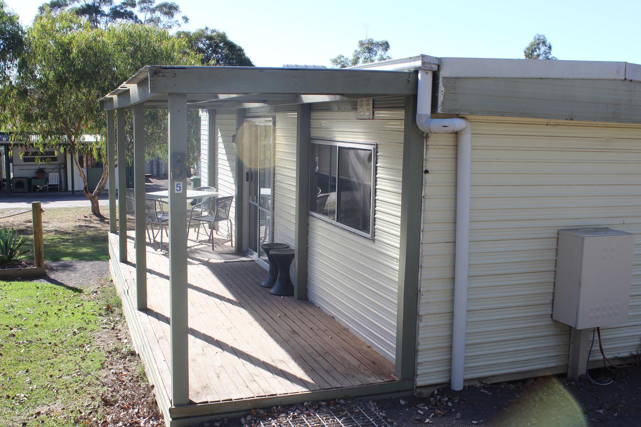 Wonky Stables Holiday Park Forrest Luaran gambar