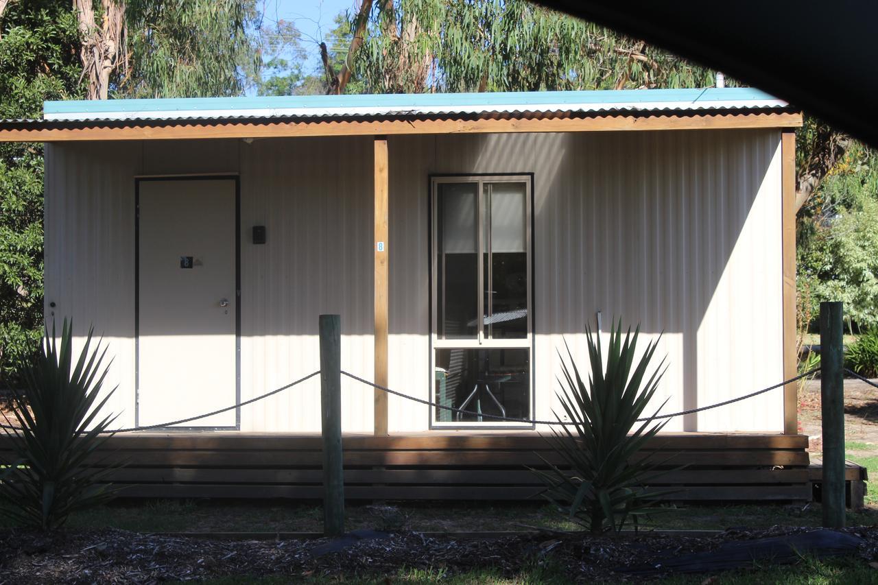 Wonky Stables Holiday Park Forrest Luaran gambar