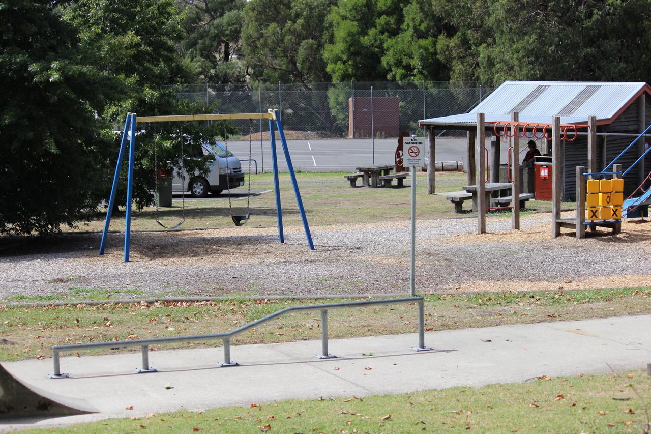 Wonky Stables Holiday Park Forrest Luaran gambar