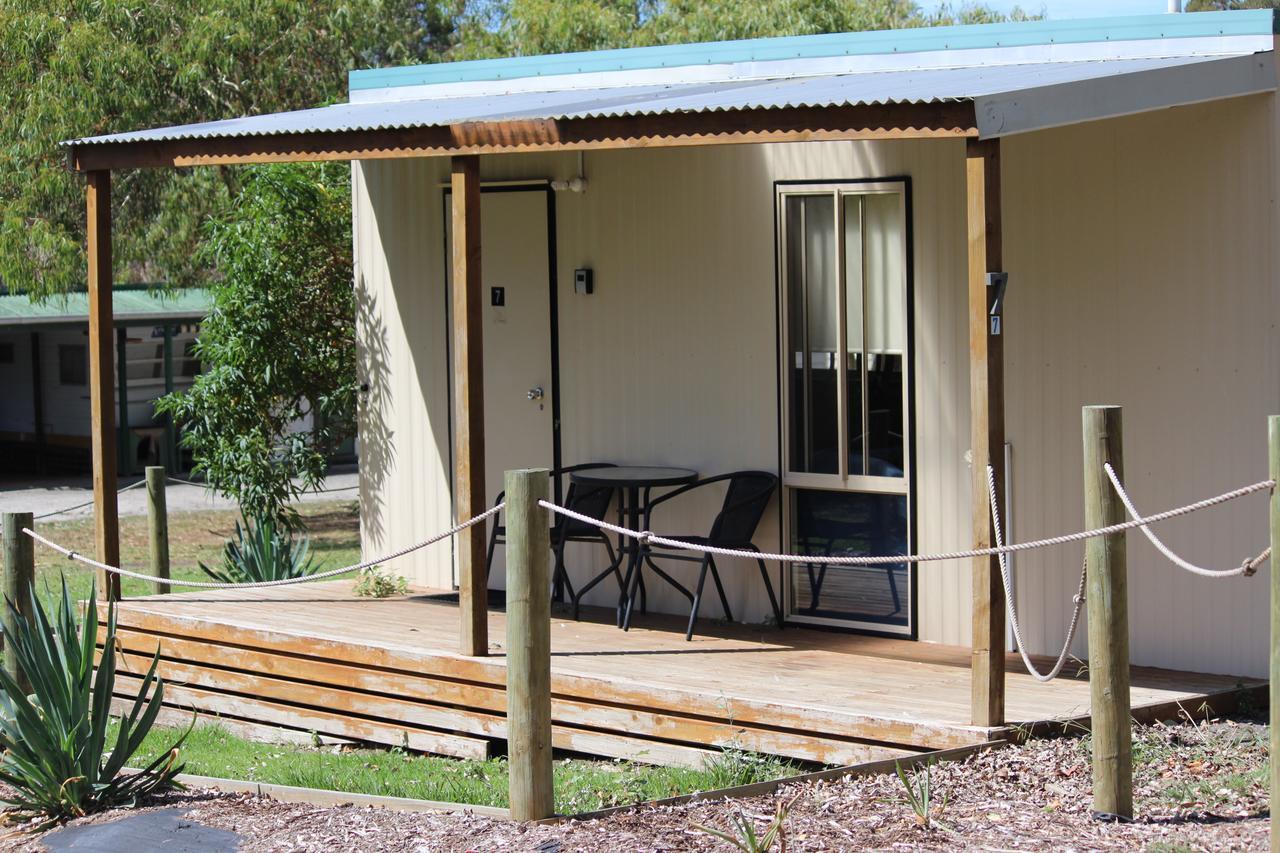 Wonky Stables Holiday Park Forrest Luaran gambar